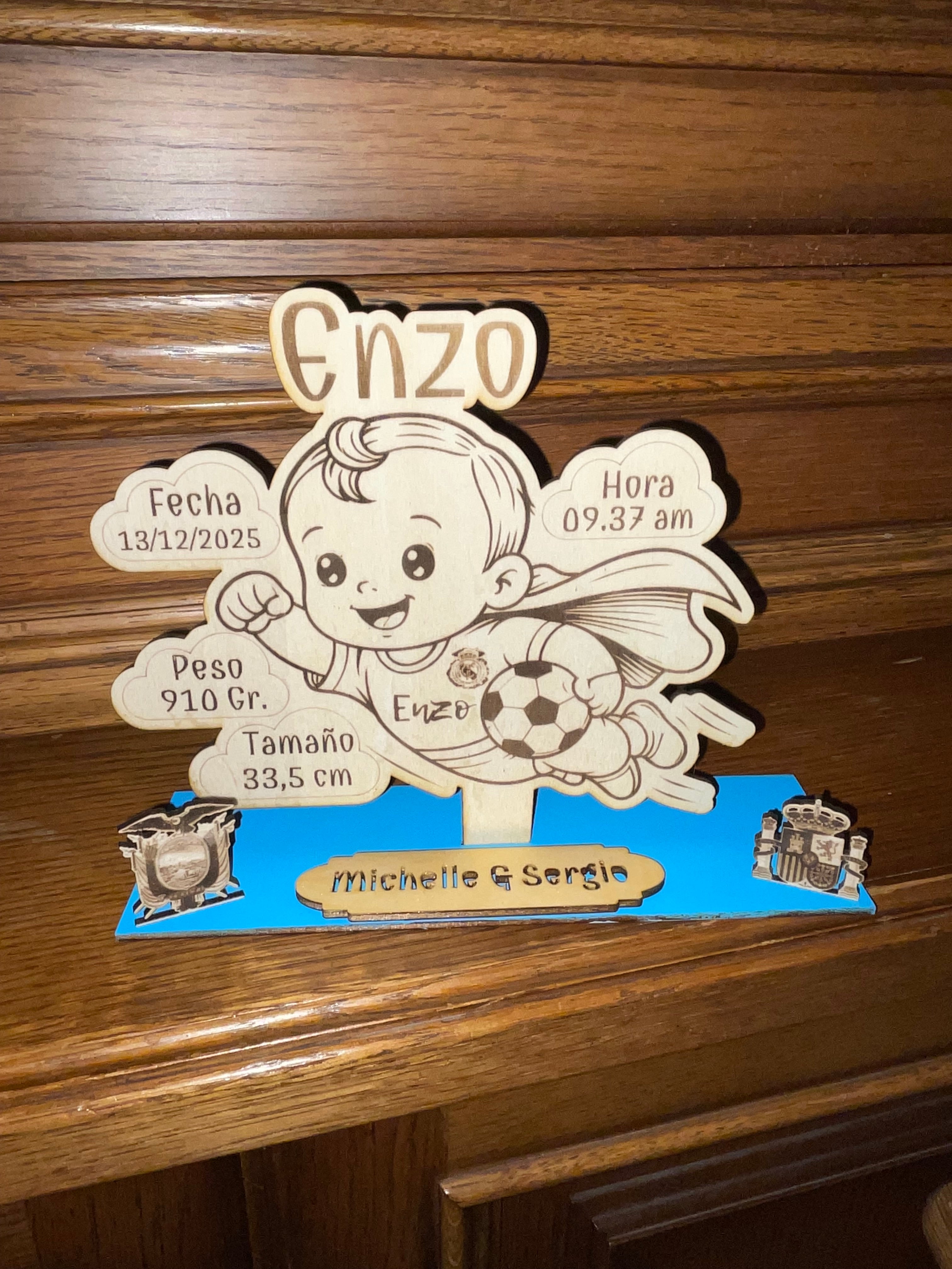Personalisiertes Geburtsschild aus Holz – Einzigartiges Baby Geschenk | Xaneth