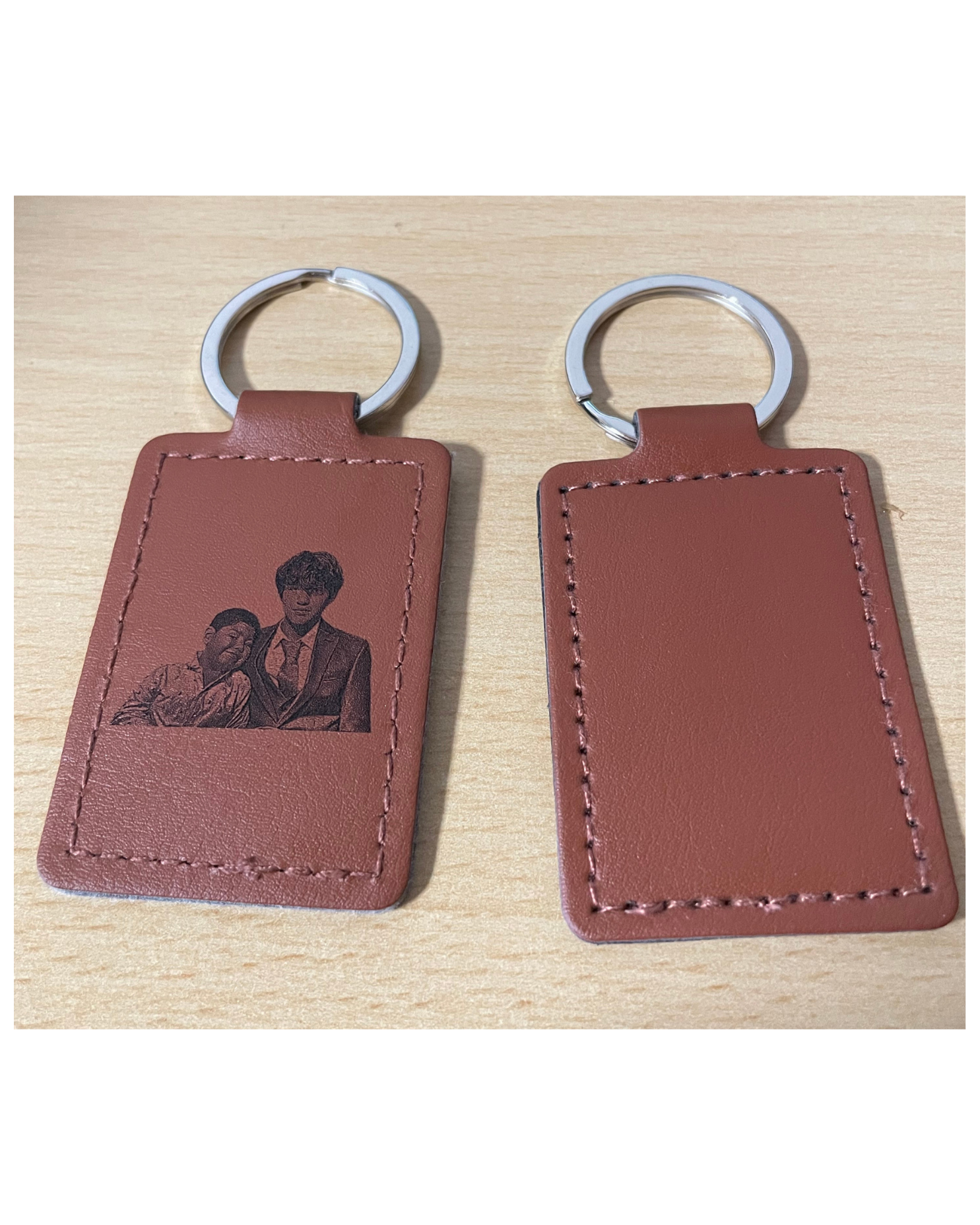 2 Personalisierte Leder Schlüsselanhänger – Set (Bestseller) 5cm X 3,4cm