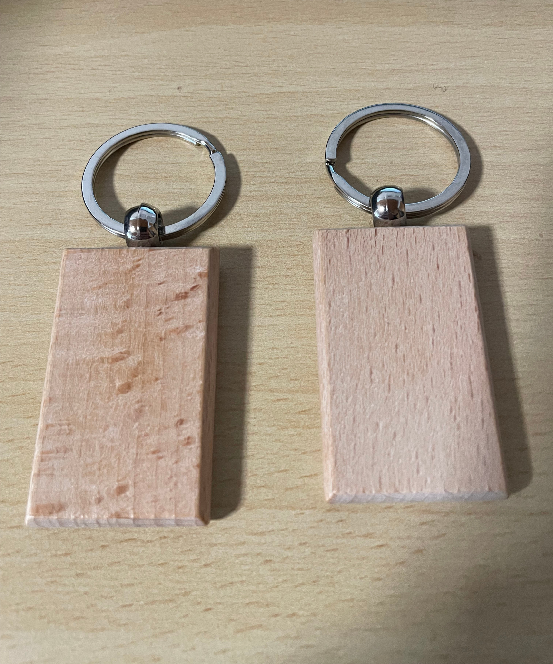 2 Personalisierte Holz Schlüsselanhänger – Set (Bestseller) 5cm X 3cm